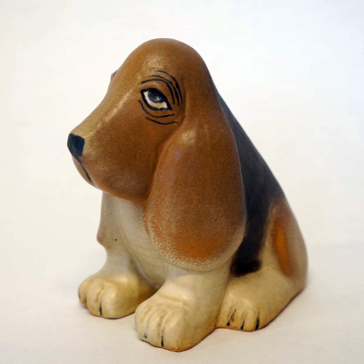 Lisa Larson – Kennel Basset